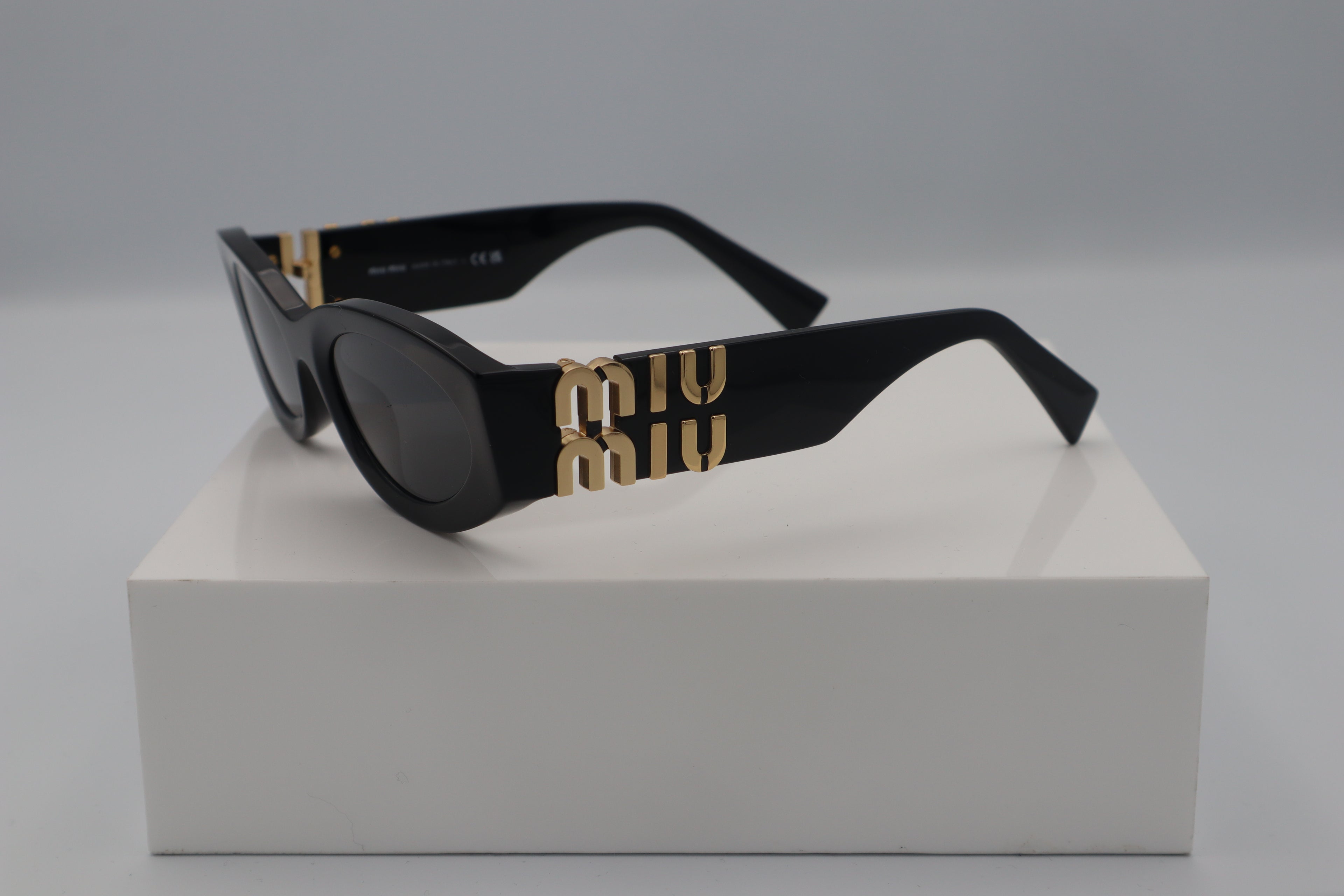 MIU MIU SMU 11W