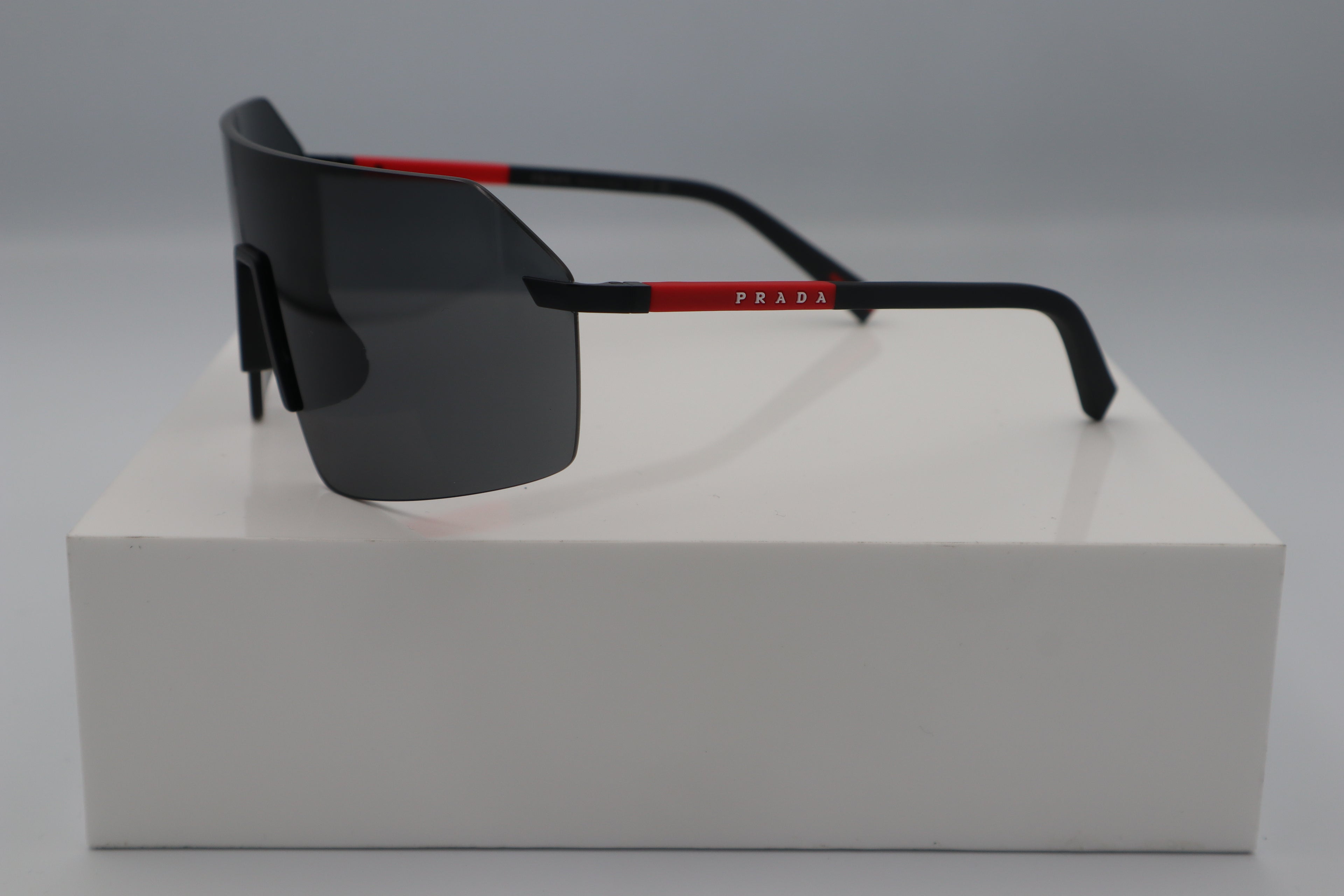 PRADA RED LINE SPS B50