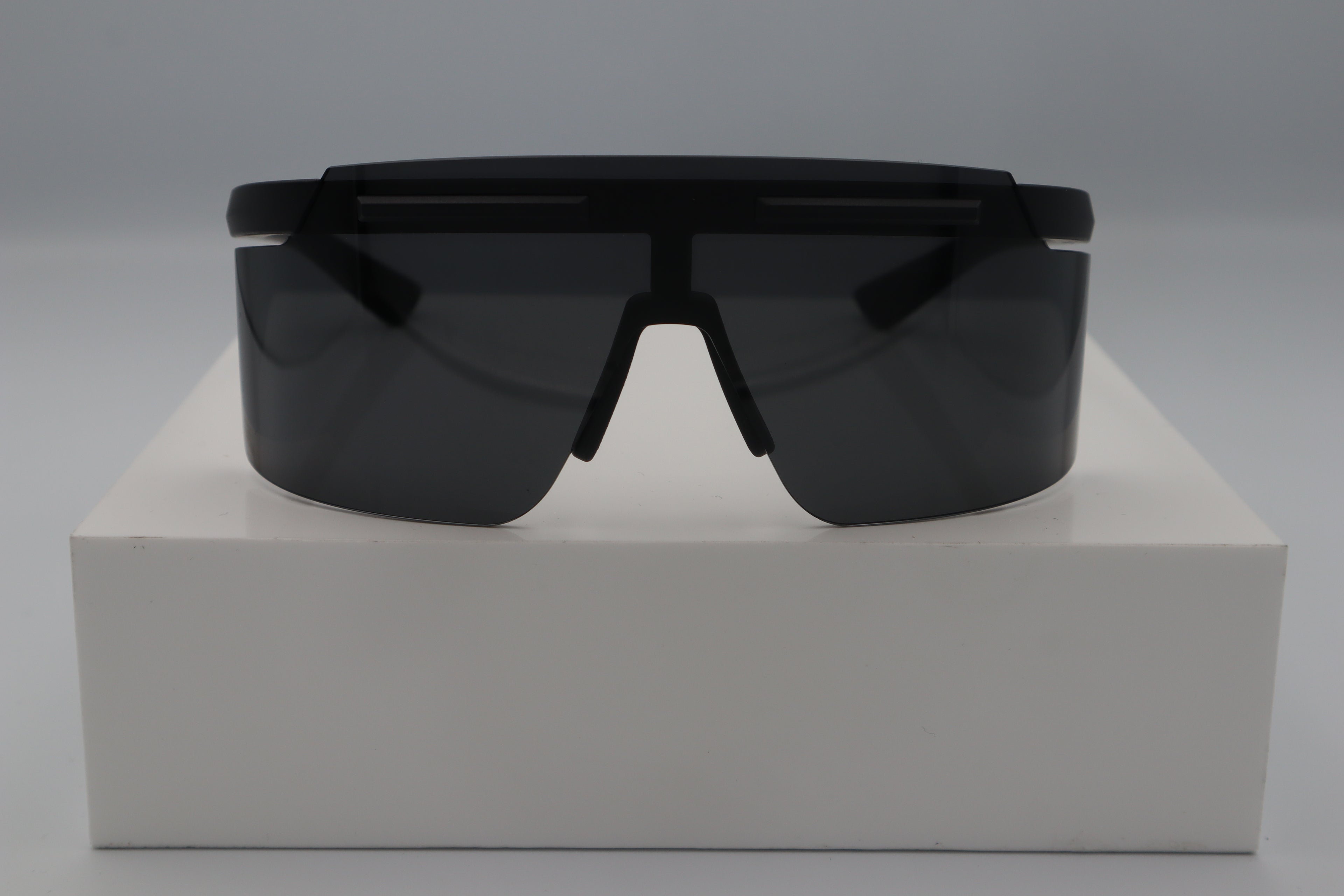 PRADA RED LINE SPS B06