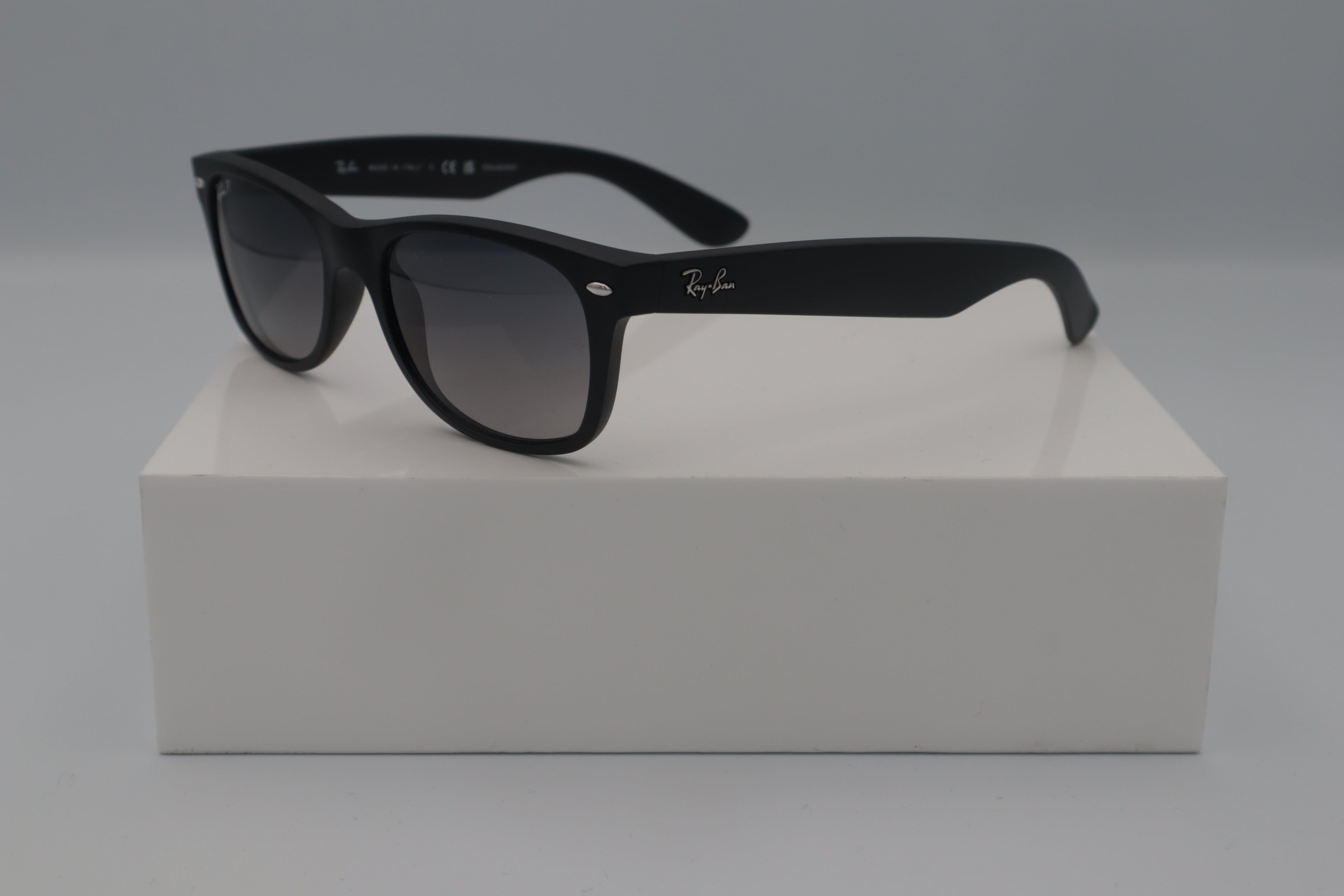 RAYBAN 2132 NEW WAYFARER