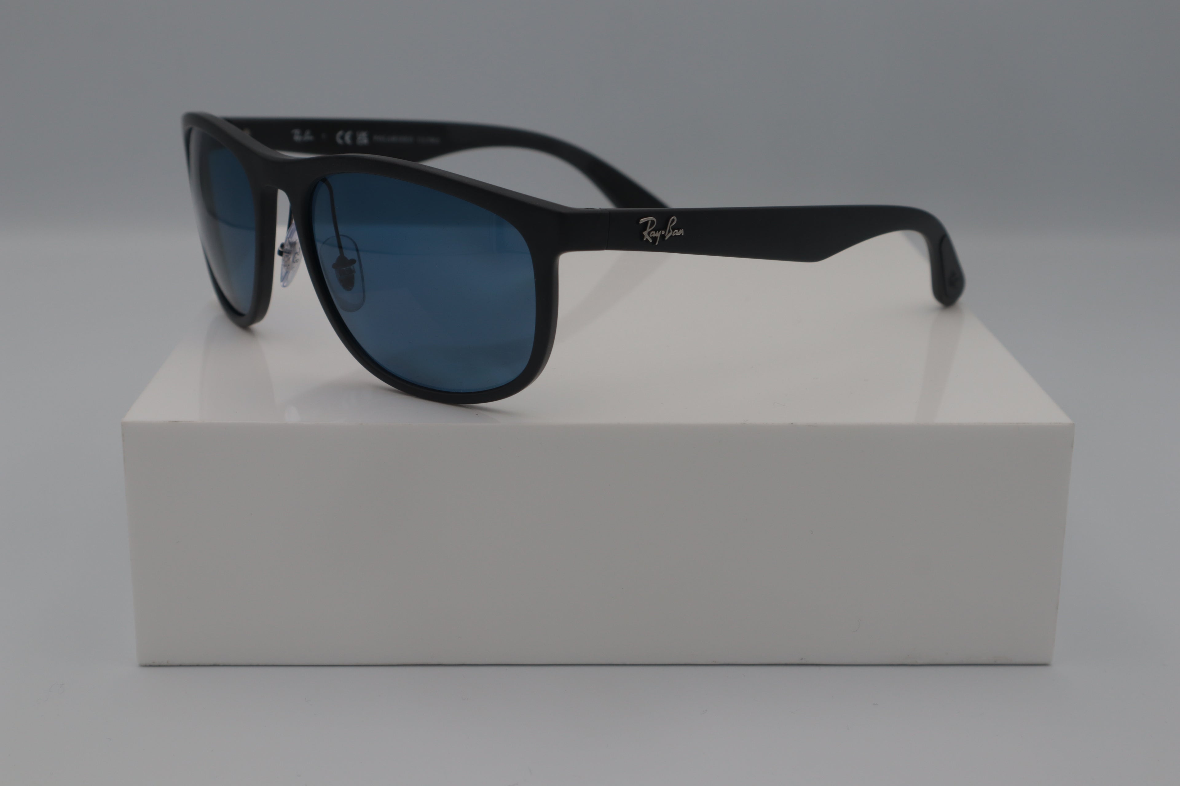 RAYBAN RB4468