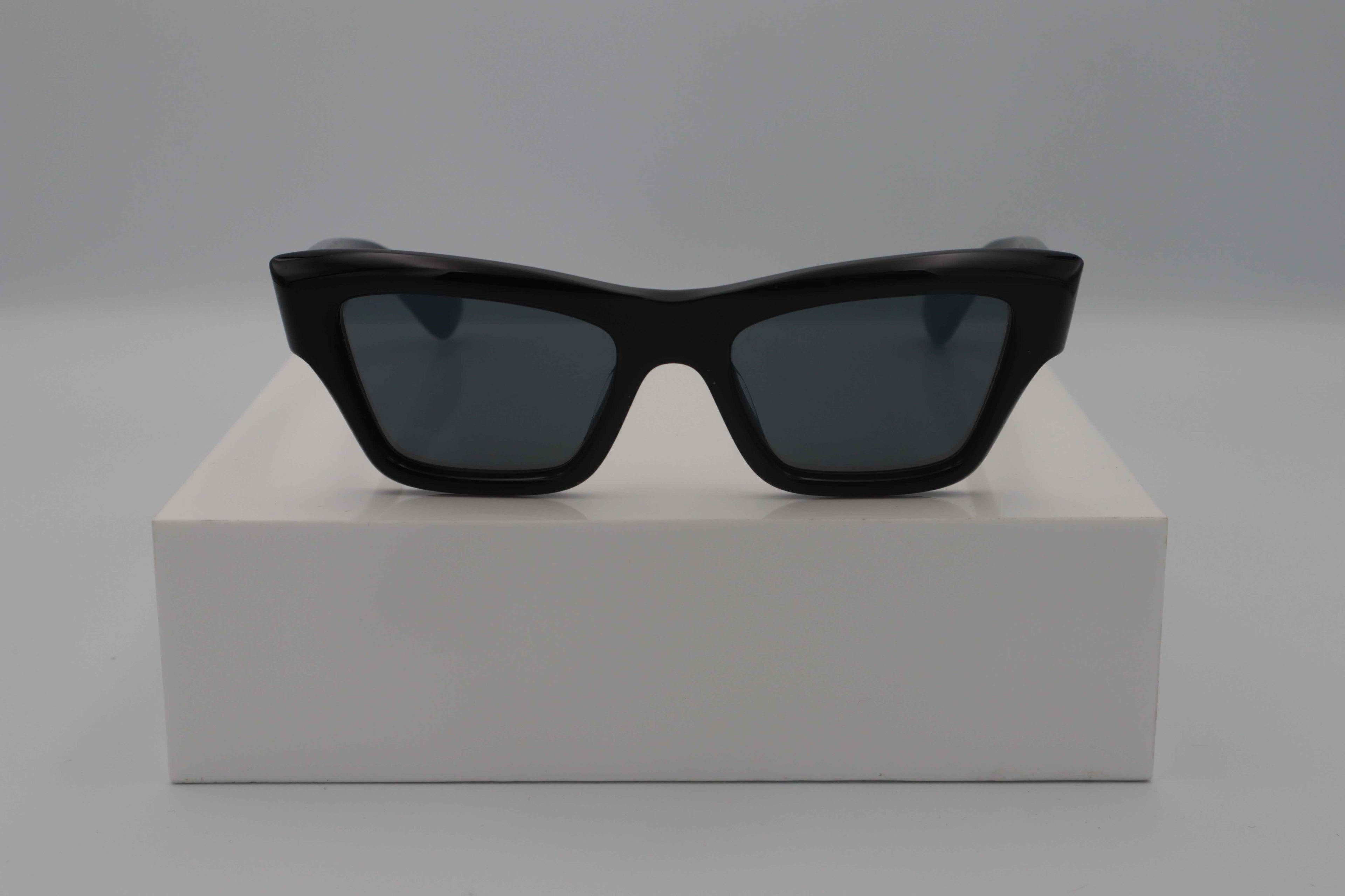 OLIVER PEOPLES EDITION 3 0OV5611SU