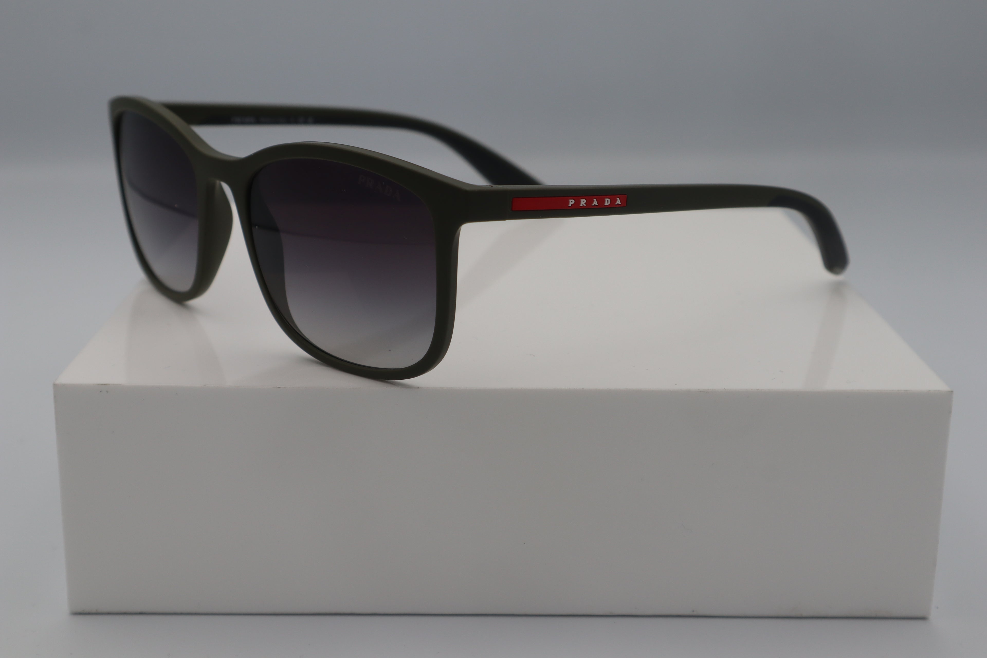 PRADA LINEA ROSSA 0PS A08S