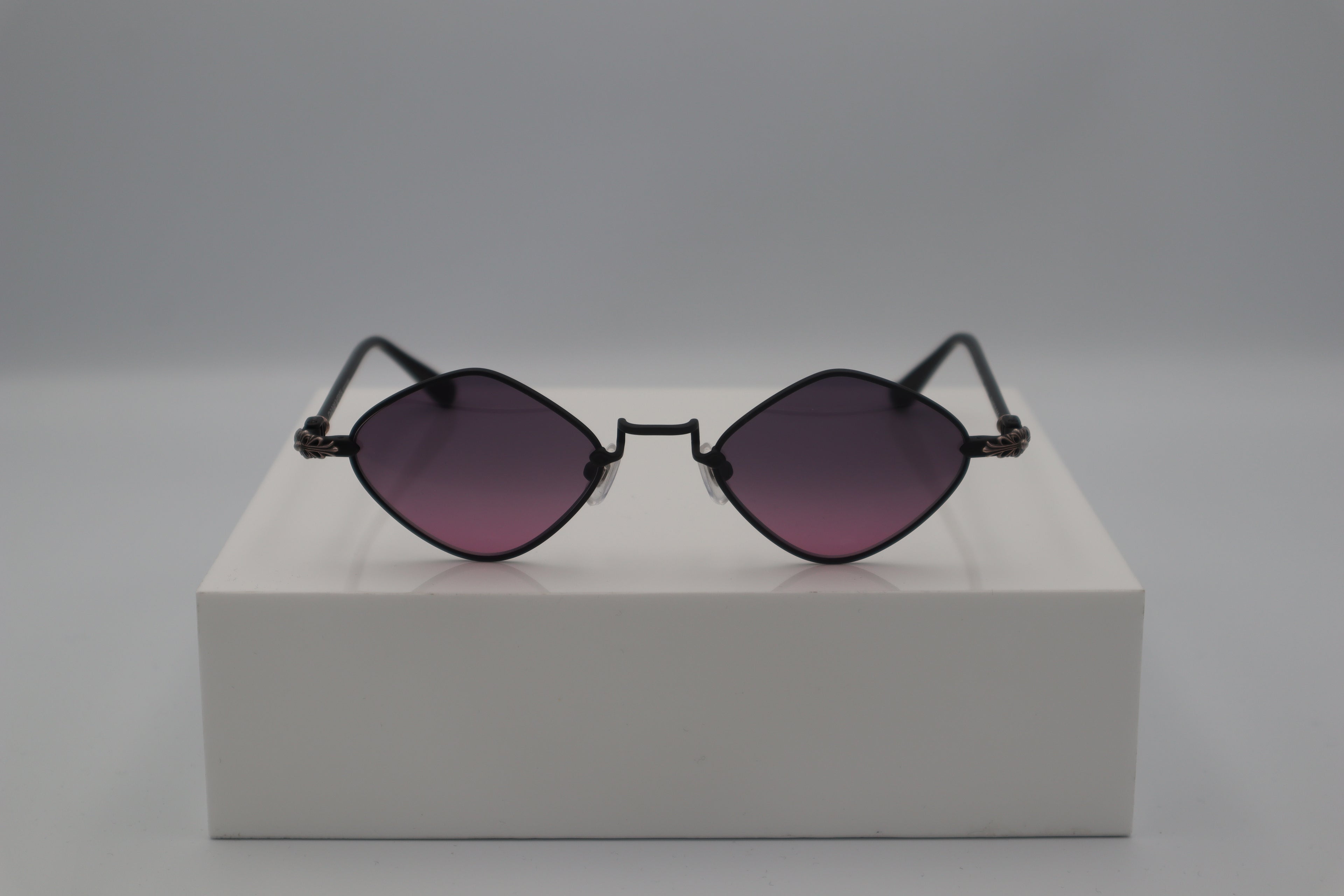 CHROME HEARTS DIAMOND DOG