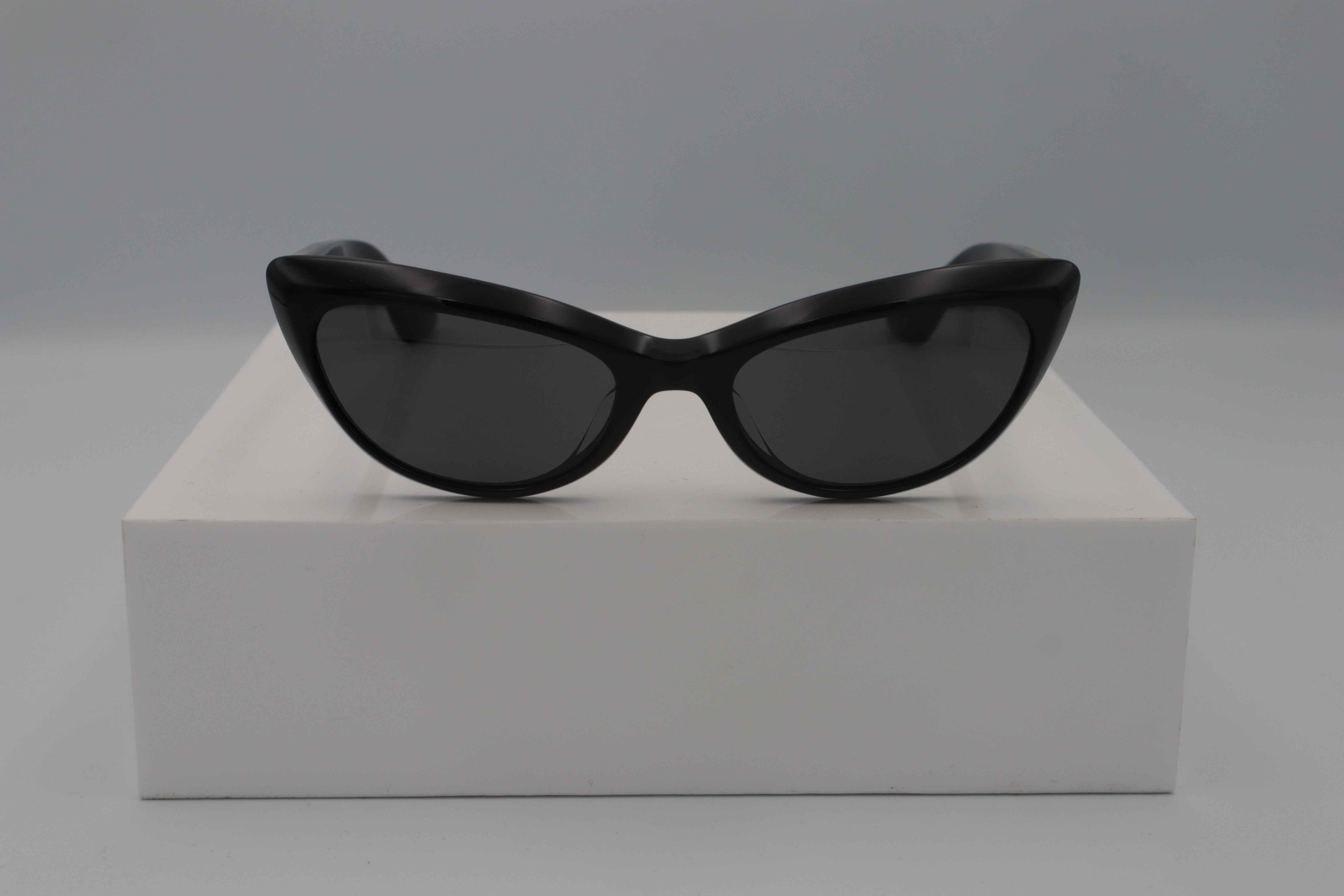 OLIVER PEOPLES 0OV5621SU