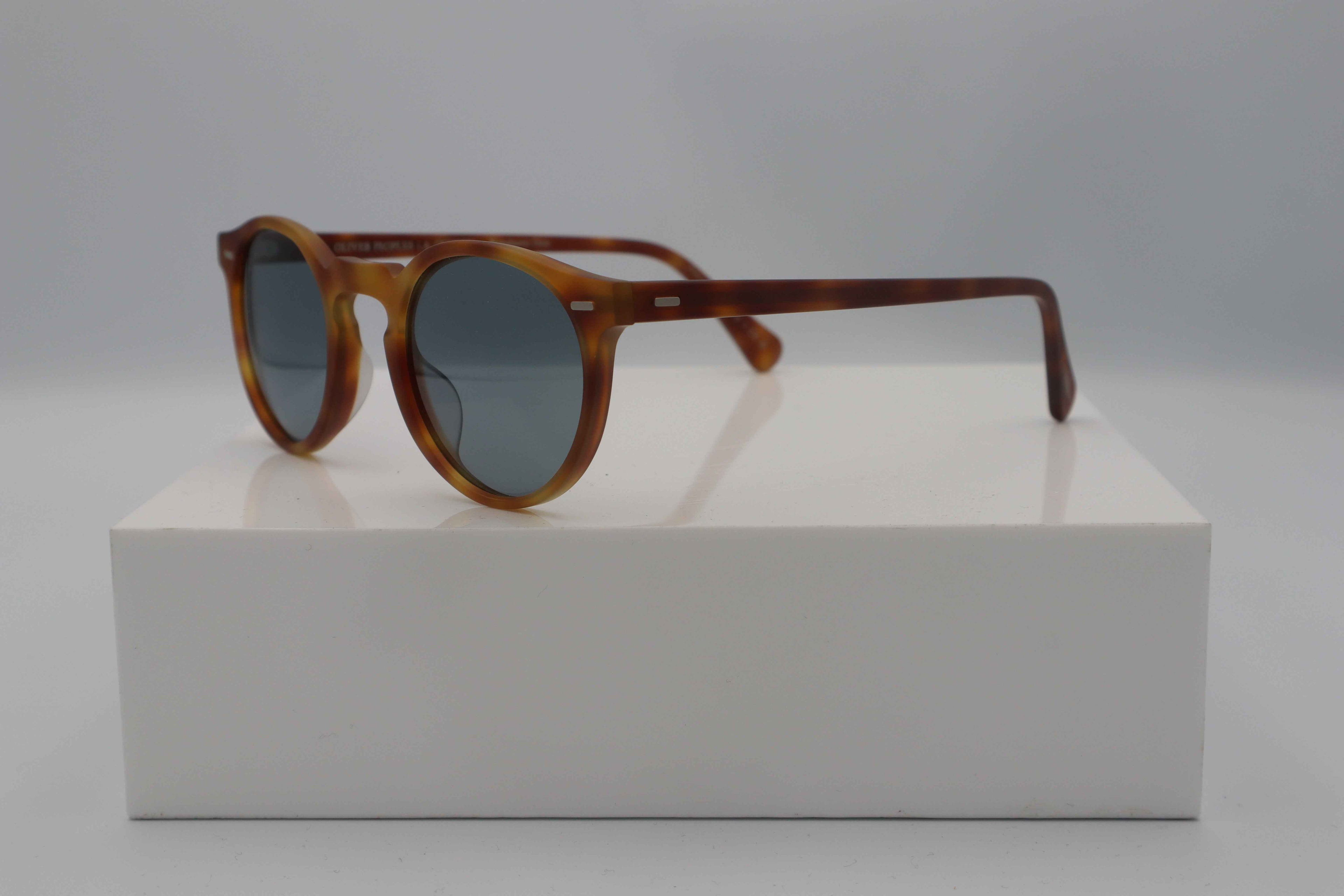 OLIVER PEOPLES 0OV5217S