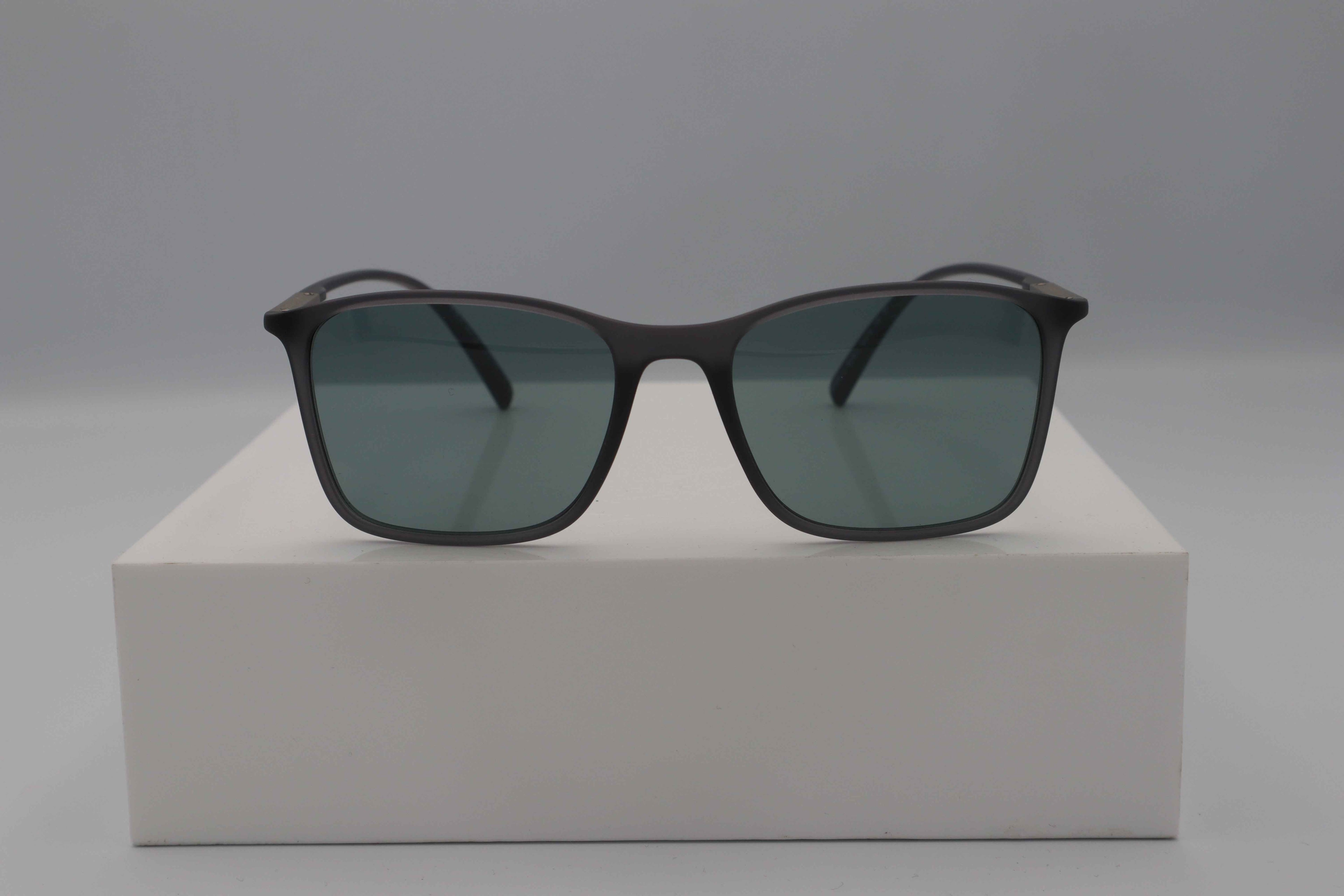 GIORGIO ARMANI 0AR8231U
