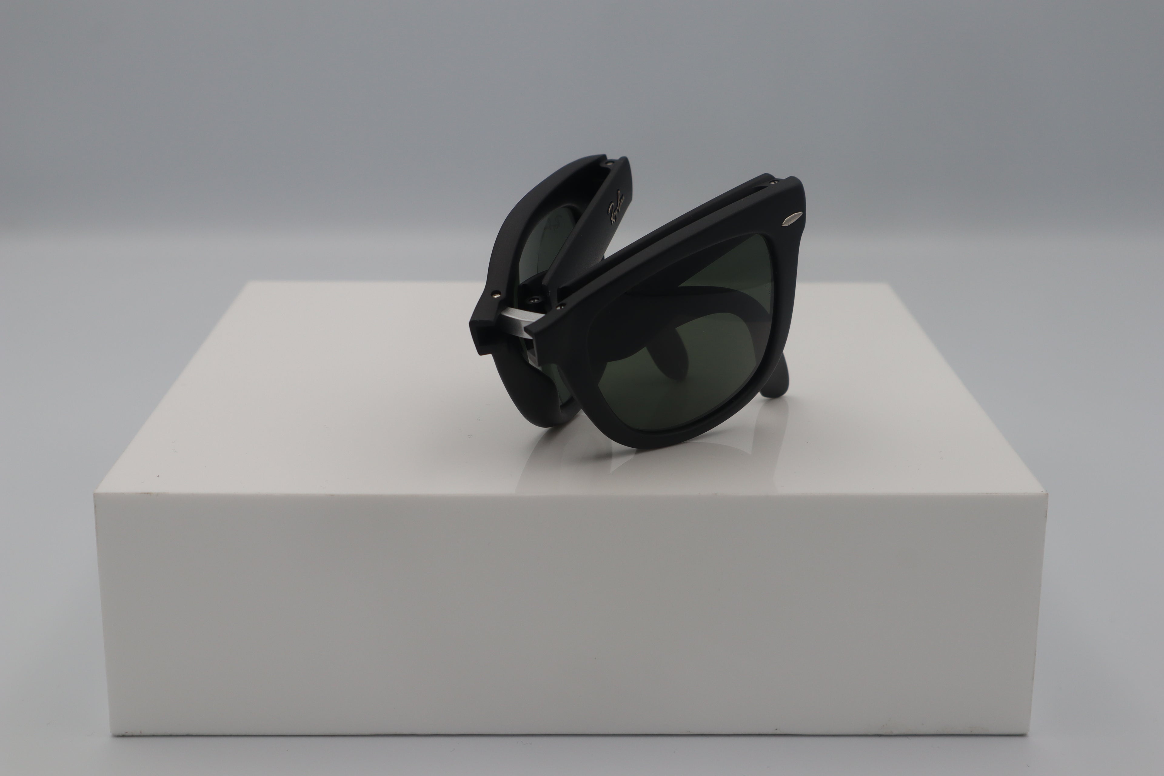RAYBAN FOLDING WAYFARER RB4105