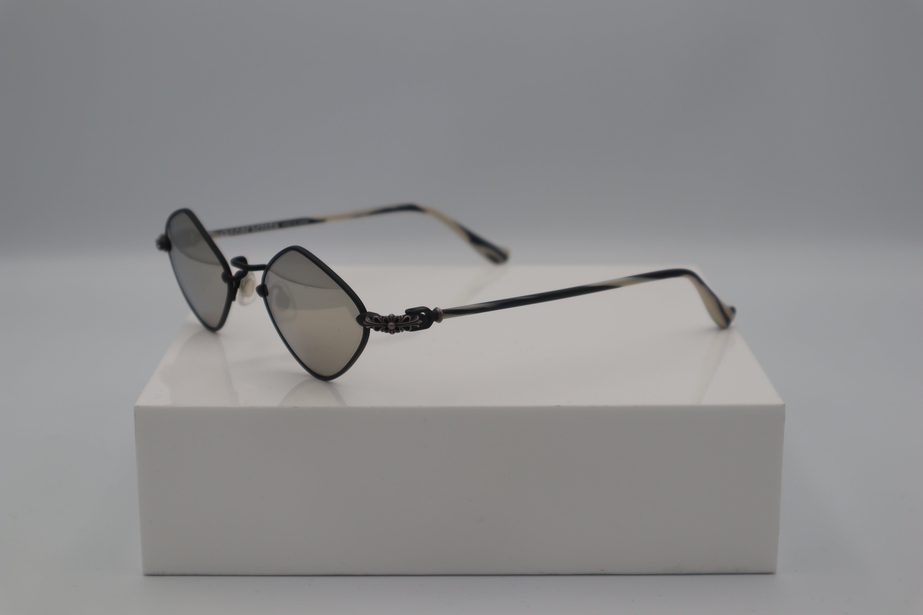 CHROME HEARTS DIAMOND DOG