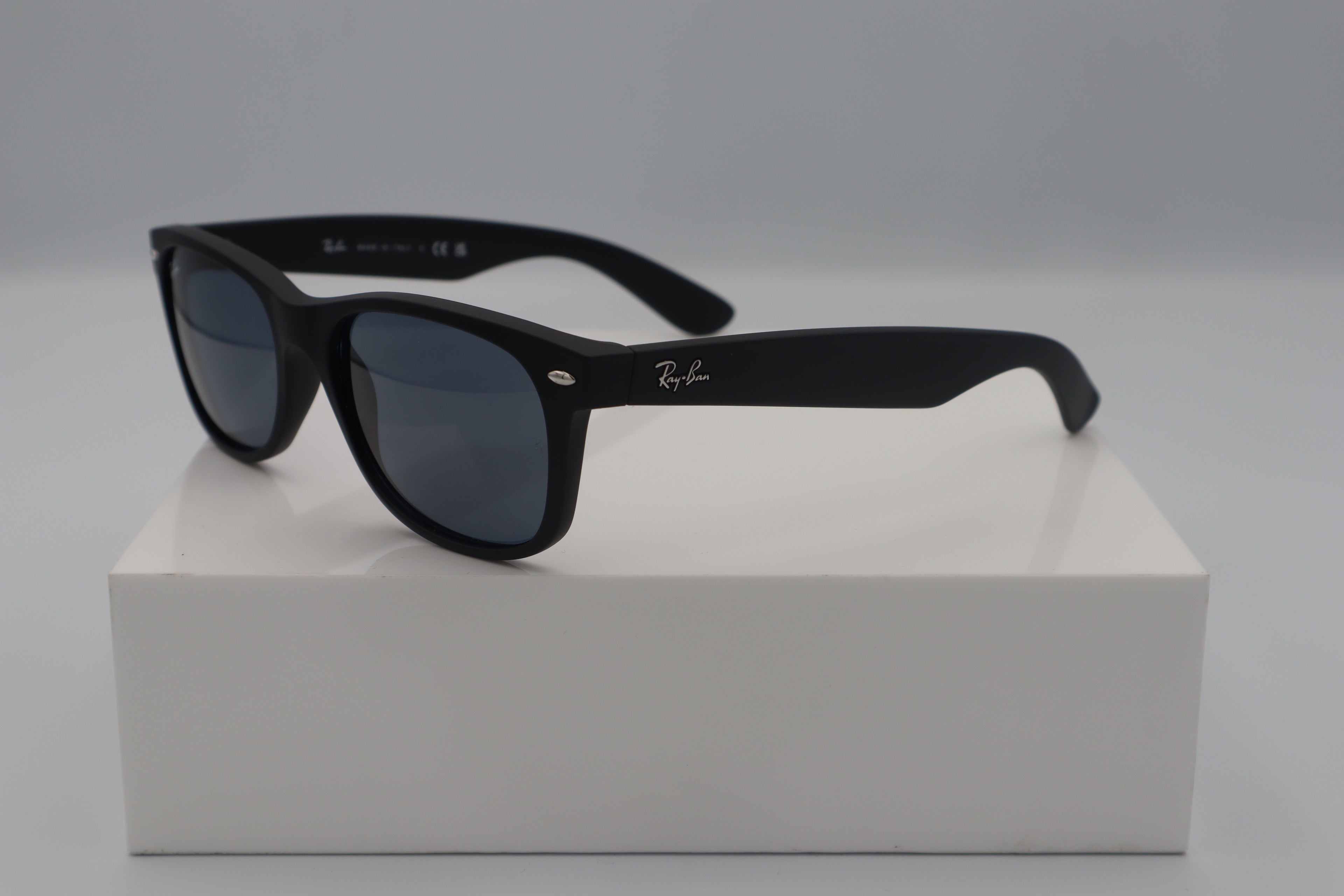 RAYBAN 2132 NEW WAYFARER