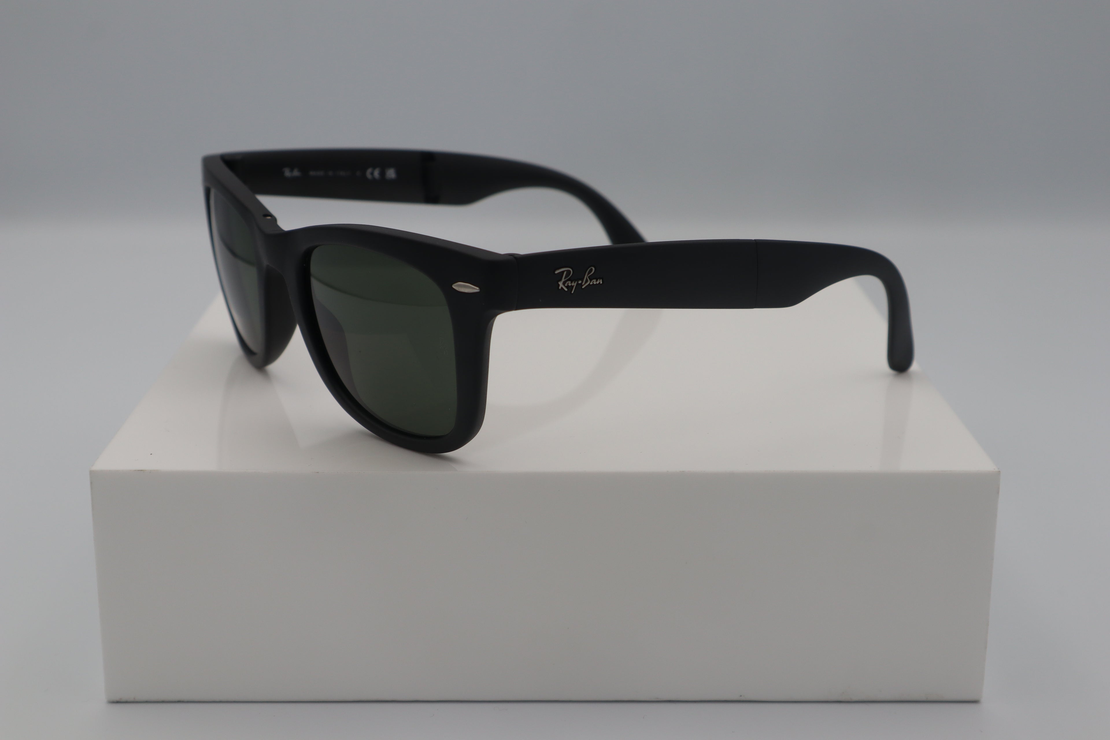 RAYBAN FOLDING WAYFARER RB4105