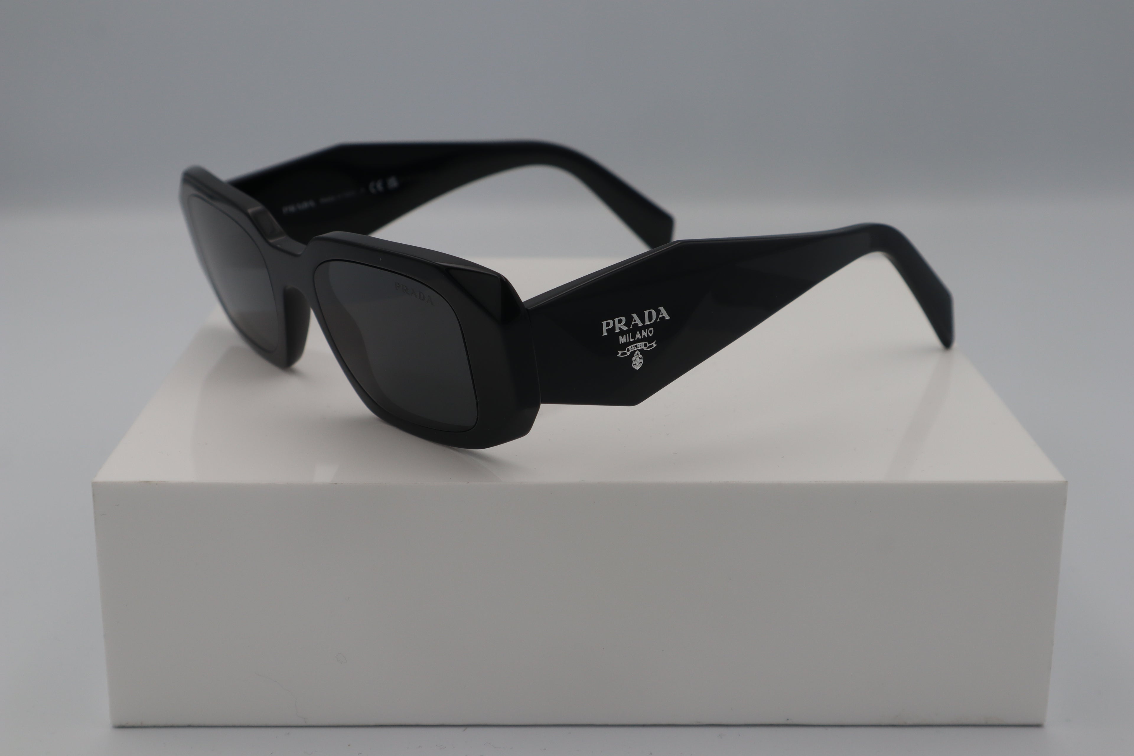 PRADA SPR 17W