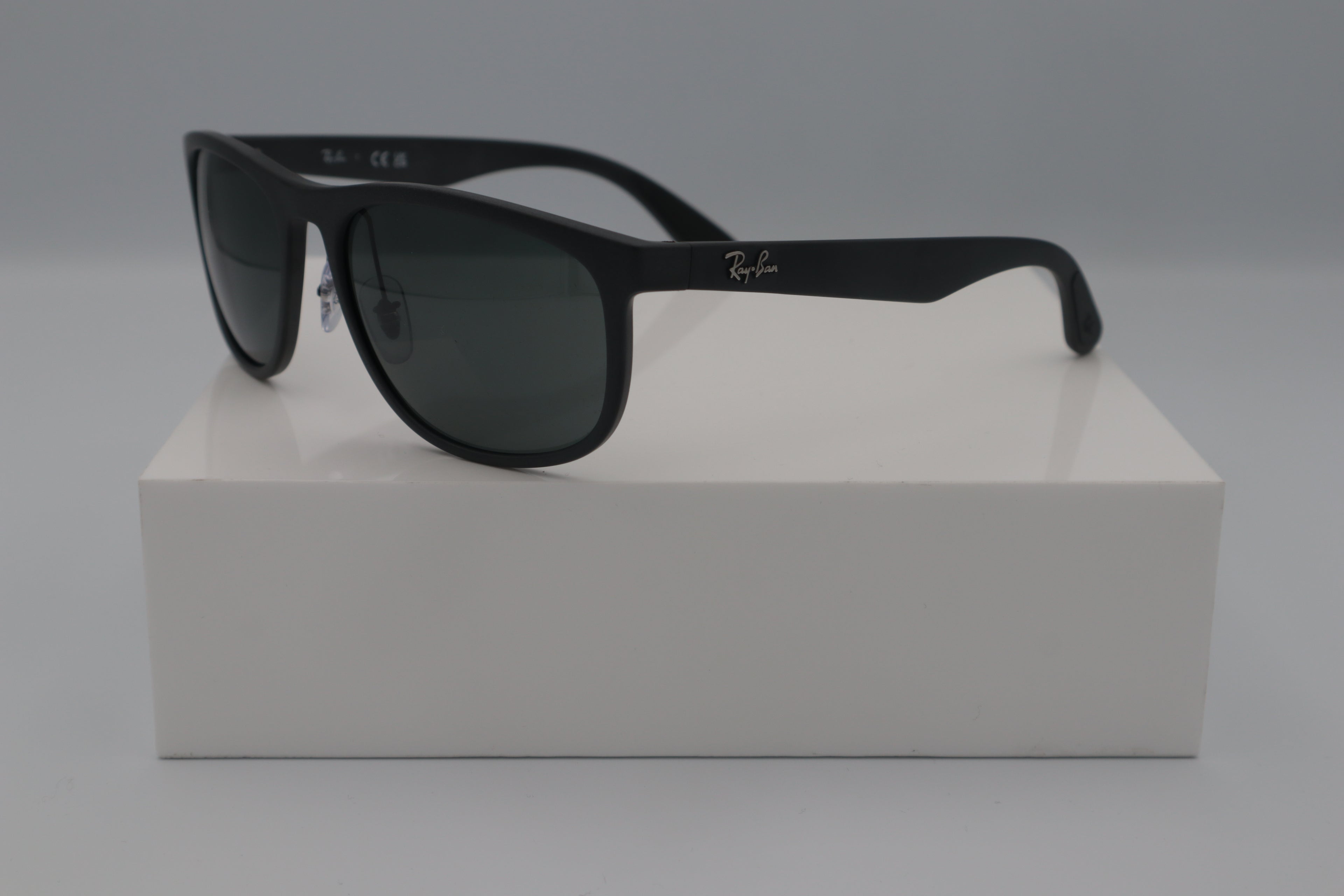 RAYBAN RB4468