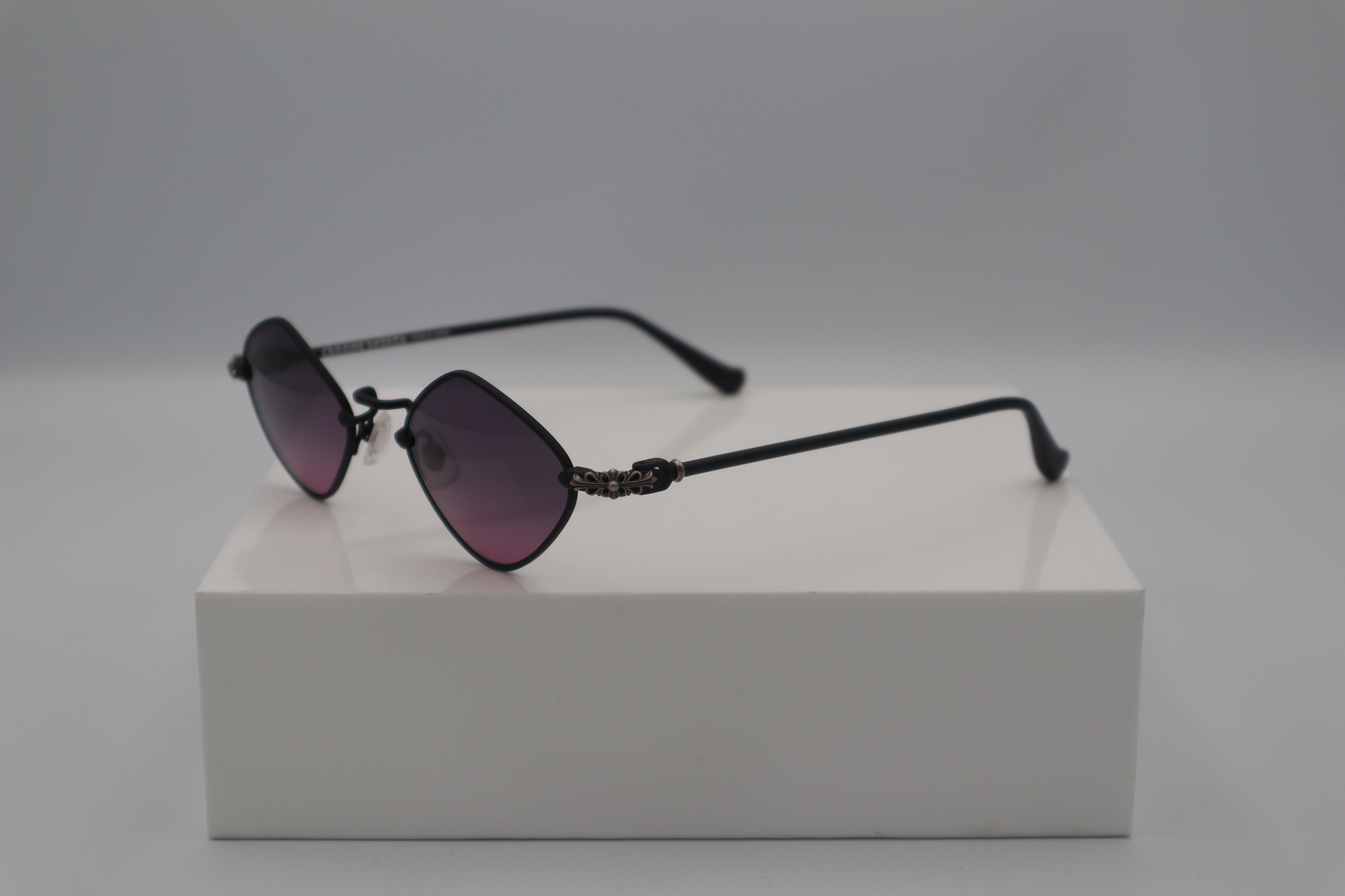 CHROME HEARTS DIAMOND DOG