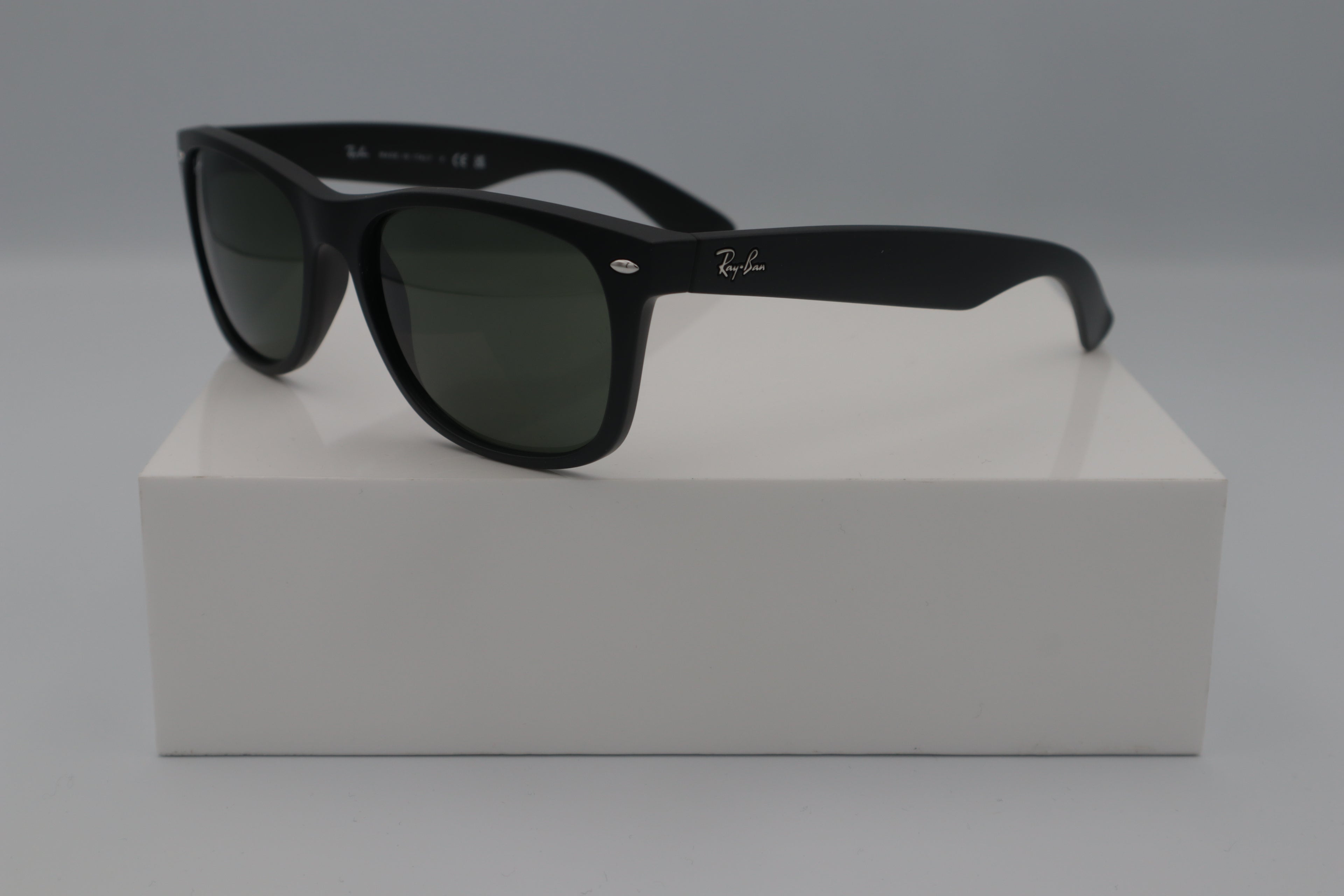 RAYBAN 2132 NEW WAYFARER