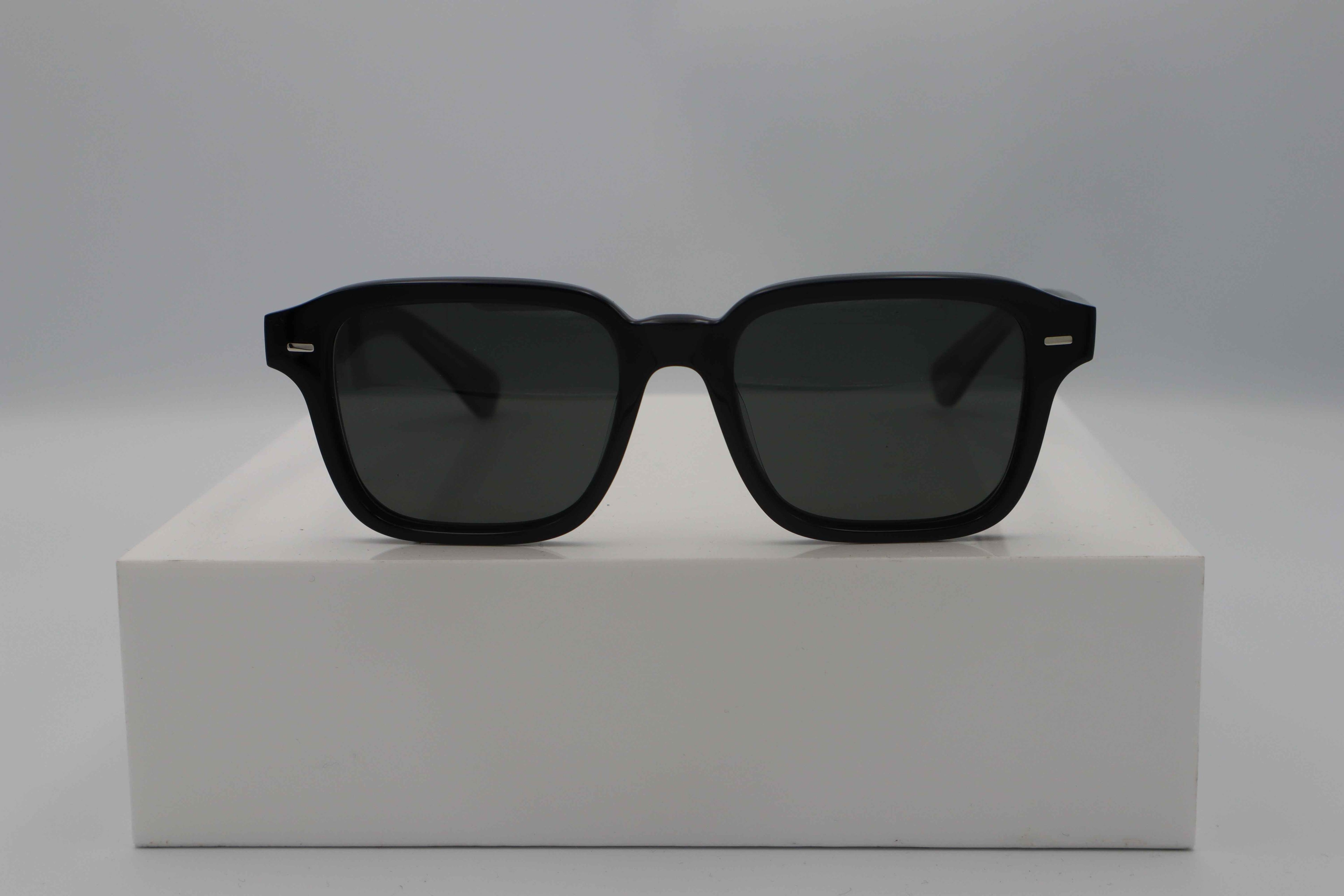 OLIVER PEOPLES 0OV5562SU